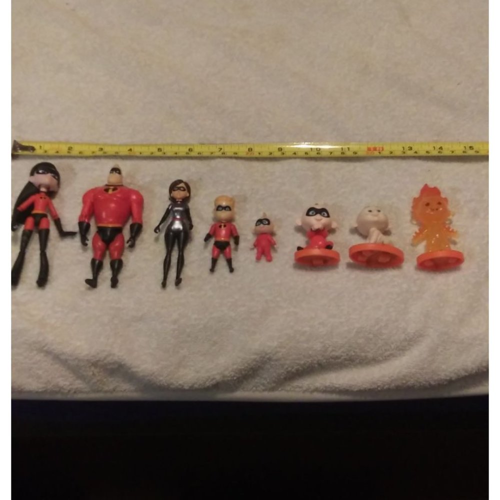 Vintage Disney Pixar The Incredibles Family lot 5 action figures, 3 cake toppers